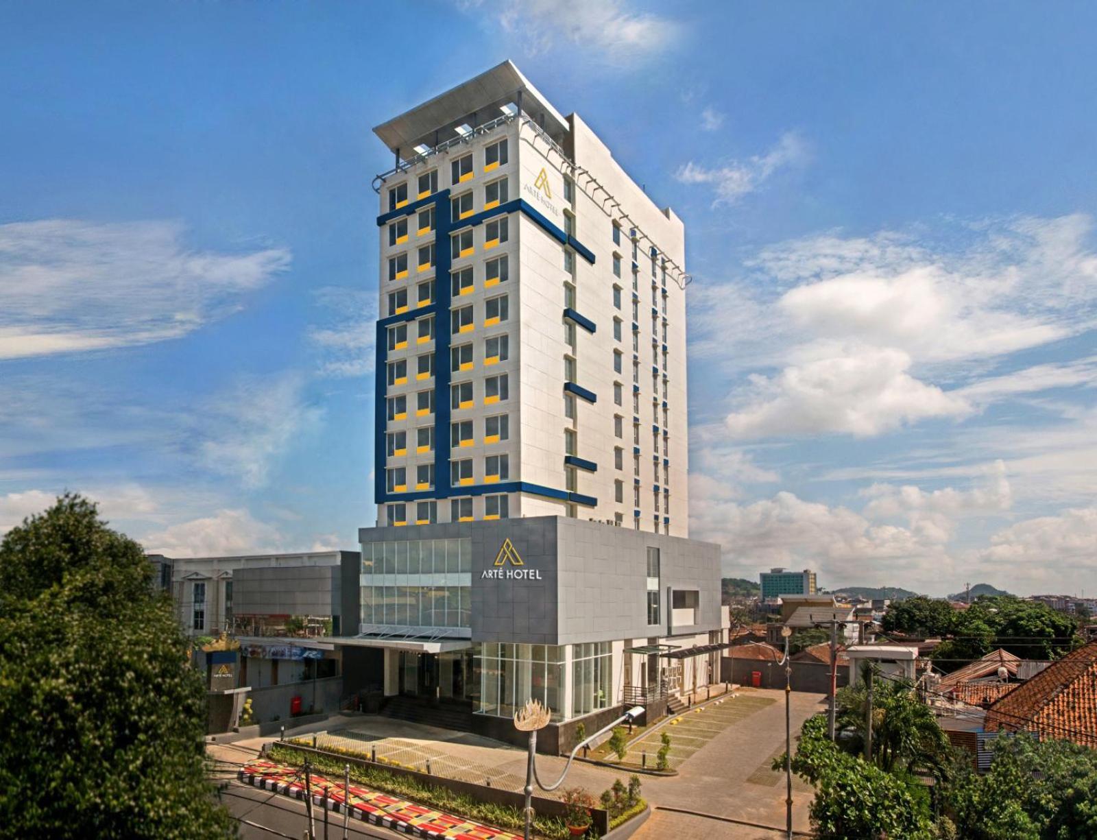 Arte Hotel Bandar Lampung Buitenkant foto